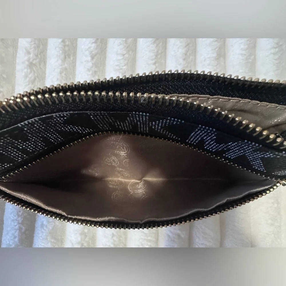 Michael Kors stylish wristlet